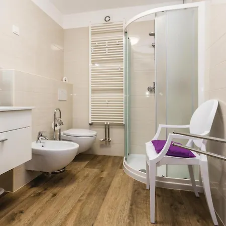 Two-bedroom In Apartamento Poreč