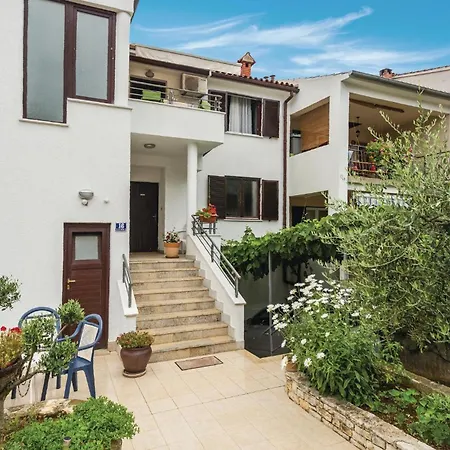 Apartamento Two-bedroom In *