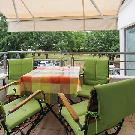 Two-bedroom In Apartmán Poreč