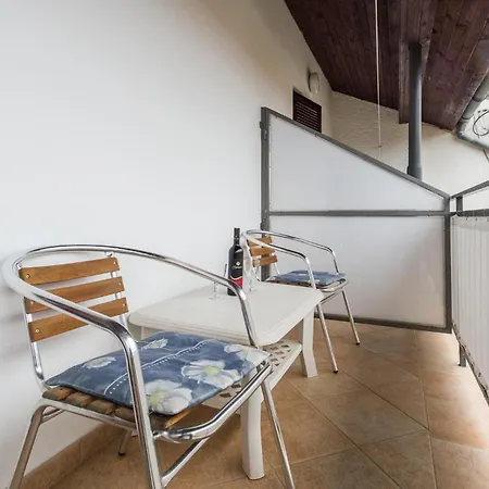 Gorgeous In With Kitchen Apartment Porec